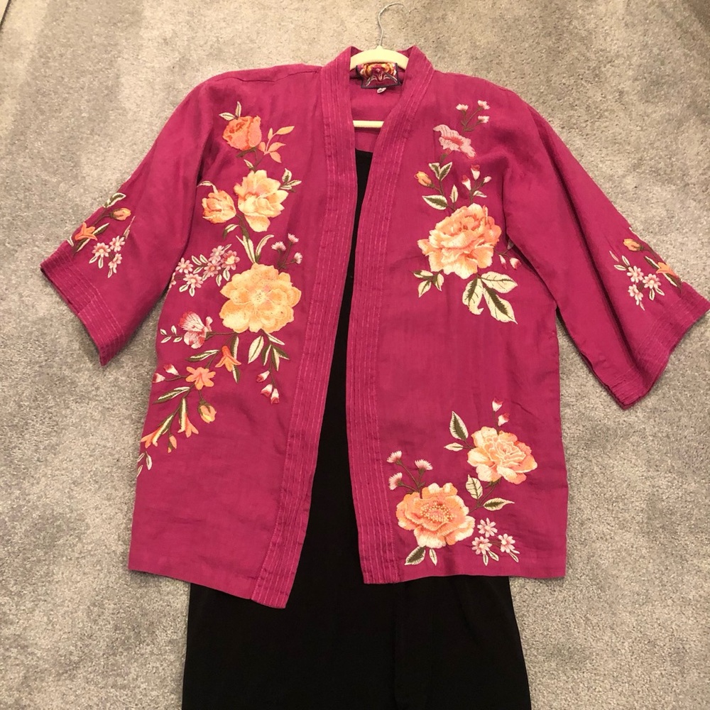 Johnny Was fuchsia embroidered linen kimono. Never worn